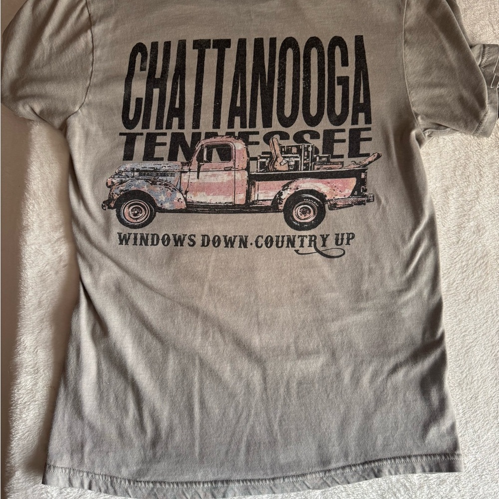 Gray Short Sleeve Chattanooga Tee with Vintage Car Graphic